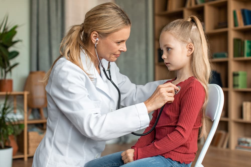 În cât timp se vindecă pneumonia la copii? Iată tot ce trebuie să știi pentru copilul tău!