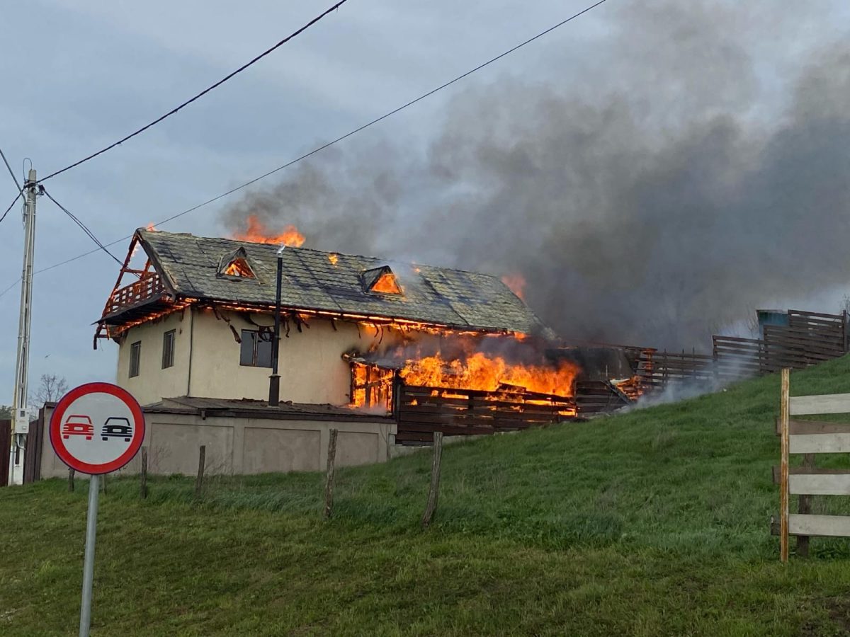 Incendiu în Țigănași! O casă în construcție a luat foc – UPDATE