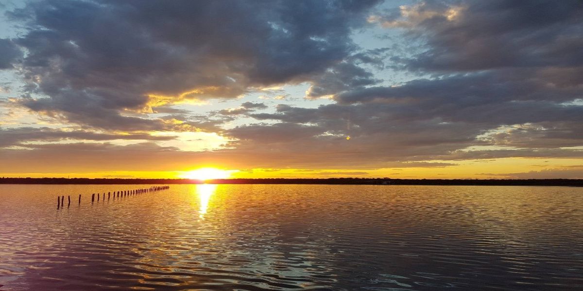De ce să vizitezi stațiunea Lacul Sărat din Brăila. O oază de relaxare, tratamente balneare și istorie