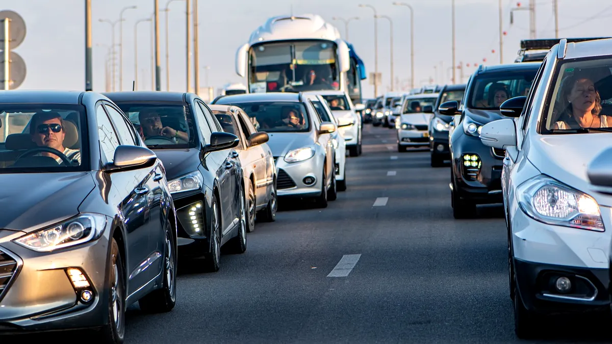 Bombă pentru șoferii români! Bruxelles lovește dieselurile vechi. Amenzi uriașe pentru mașinile cu rulaj mare