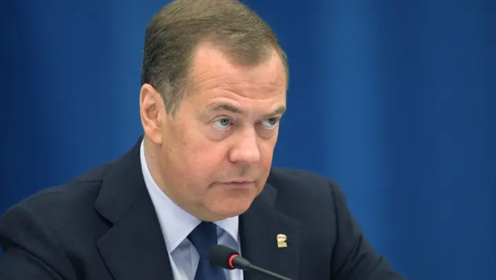 Occidentul aprinde fitilul apocalipsei nucleare! Dmitri Medvedev avertizează: „Vine Al Treilea Război Mondial”