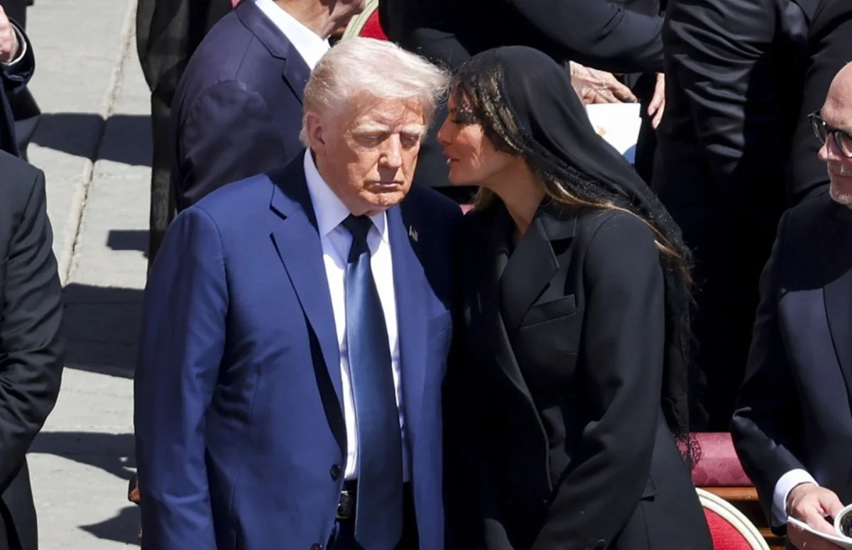 Șoapta misterioasă a Melaniei către Trump la funeraliile Papei. Ce a spus ca să evite o gafă diplomatică uriașă? Dezvăluirea expertului în citit pe buze!