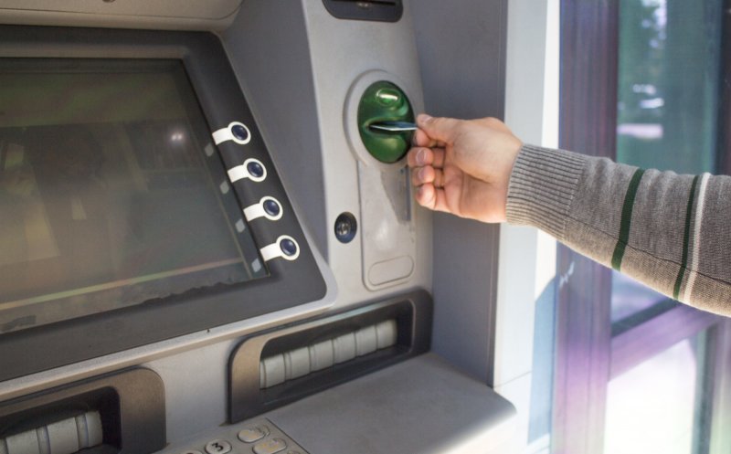 Metoda PIN-ului fals pentru cardurile bancare! Ce este și cum salvează banii din contul românilor