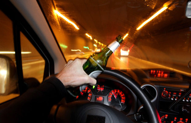 Un ieșean s-a urcat beat la volan după ce a ieșit cu prietenii. Iată ce scuză a găsit bărbatul în instanță