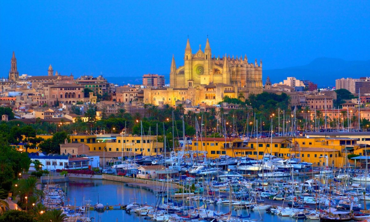 Dacă te gândești să pleci într-o vacanță pe o insulă, Palma de Mallorca ar putea fi destinația ideală – Iată cât de deosebit este acest loc
