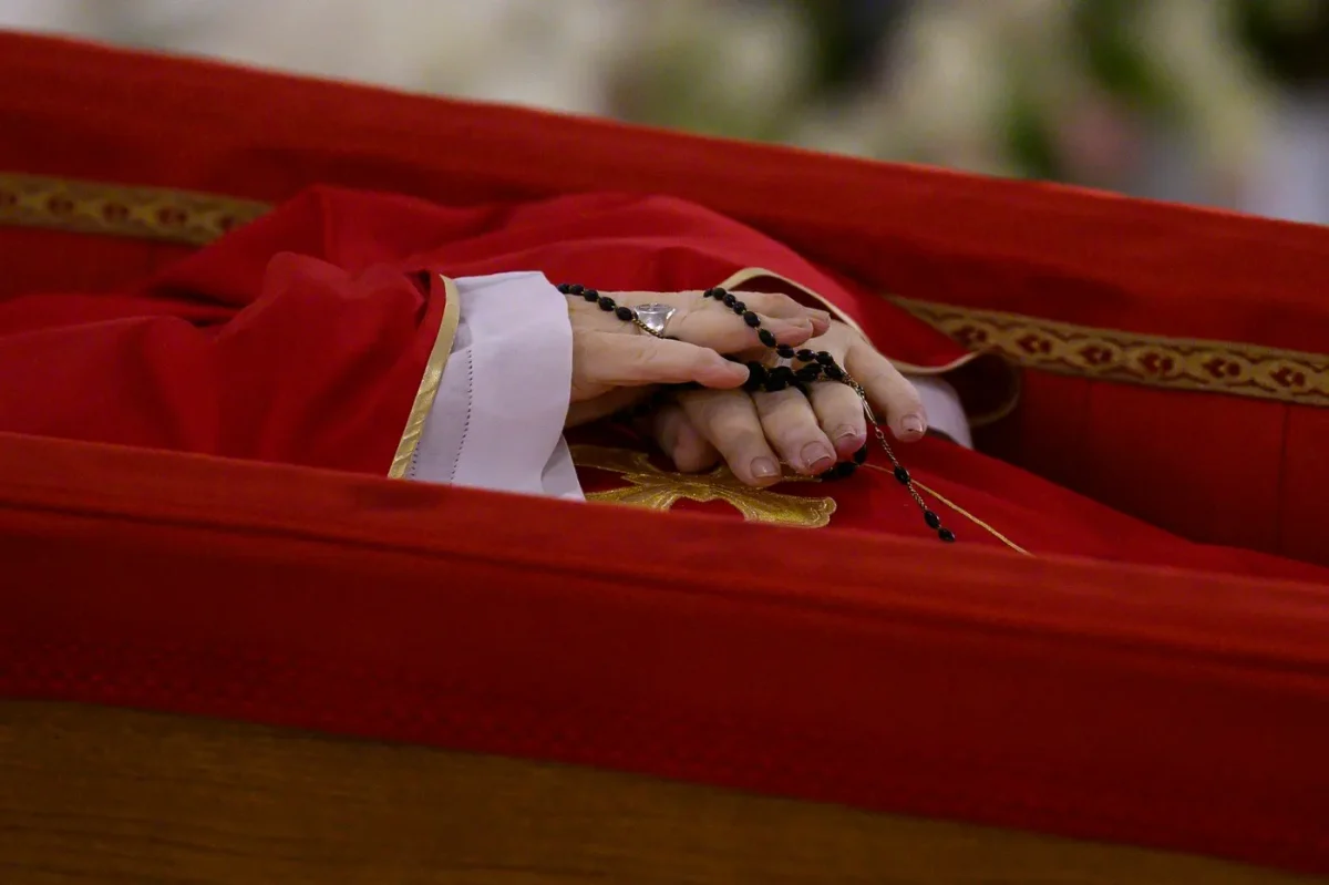 Decizie de ultim moment a Vaticanului! Ce s-a întâmplat cu sicriul Papei Francisc