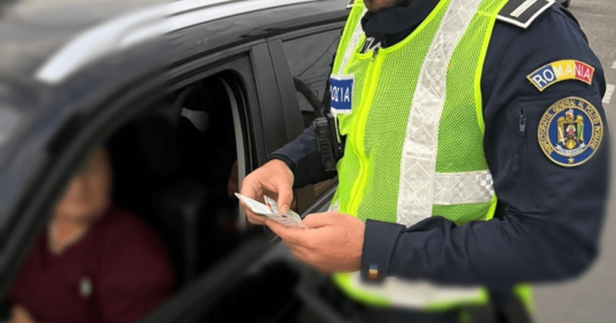 Un bărbat s-a urcat beat la volan, fără să dețină permis de conducere. „Vreau să mă înscriu la o școală de șoferi”