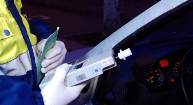 După o masă de pomenire, un bărbat s-a urcat beat la volan și a ajuns direct pe mâna poliției: „M-a lovit mai tare decât mă așteptam”