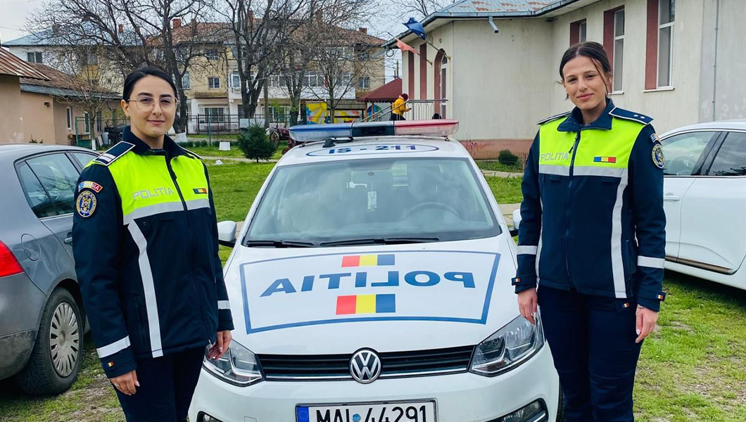 Două polițiste au intervenit prompt în cazul unui incendiu izbucnit la o locuință din comuna Țigănași