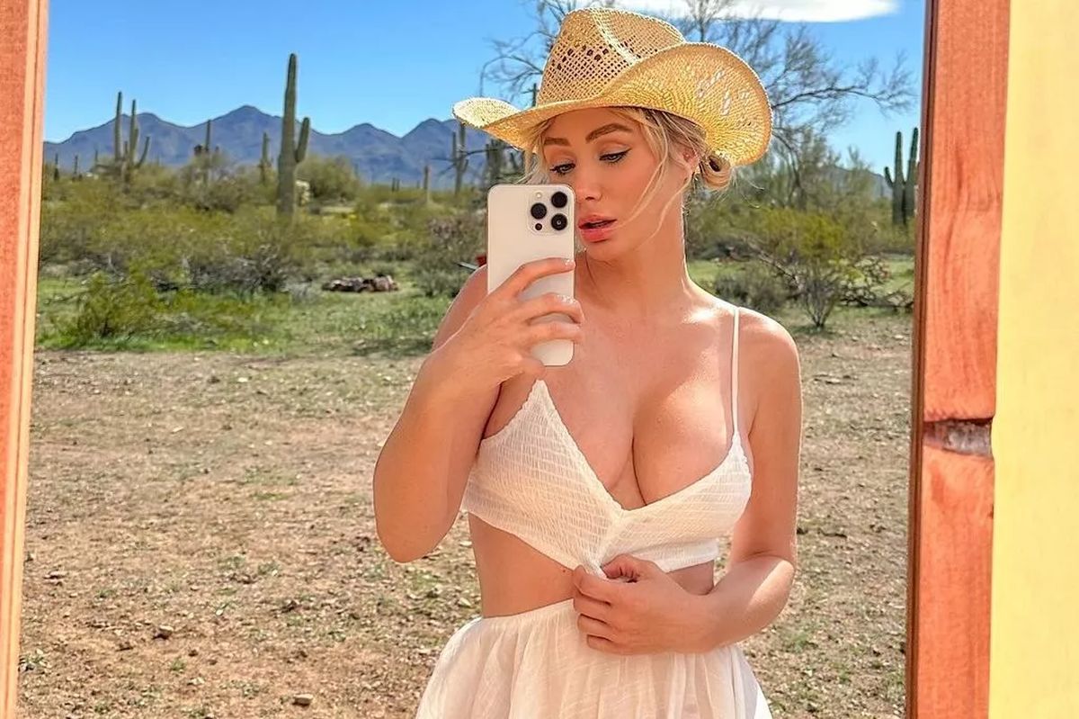 A pozat topless în PlayBoy! „Aveam emoții pentru că îmi umpleam sutienul cu vată!”
