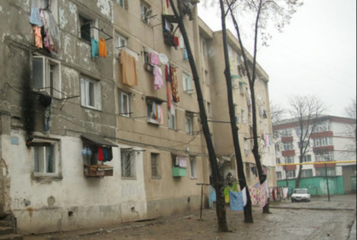 Prețul la care se vinde o garsonieră nerenovată într-un mare oraș din România. „Mai bine stai la țară într-o casă bătrânească”