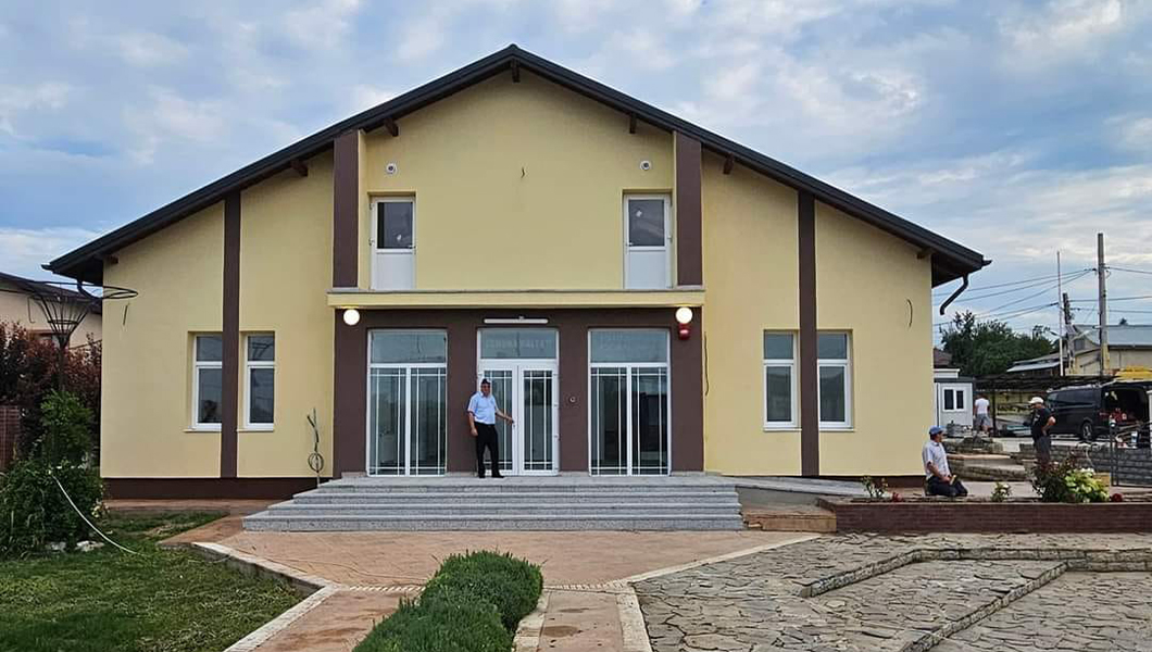 Vehiculele deținute de Primăria Bălțați, confiscate de un executor judecătoresc și jandarmi