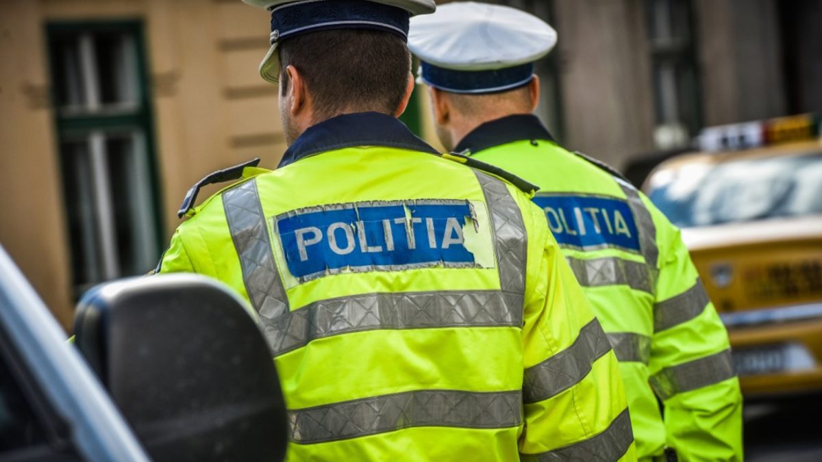 Un șef de post din Iași și-a pus șoferii în cap! Polițistul le-a închis grupurile de WhatsApp în care se anunțau controalele rutiere
