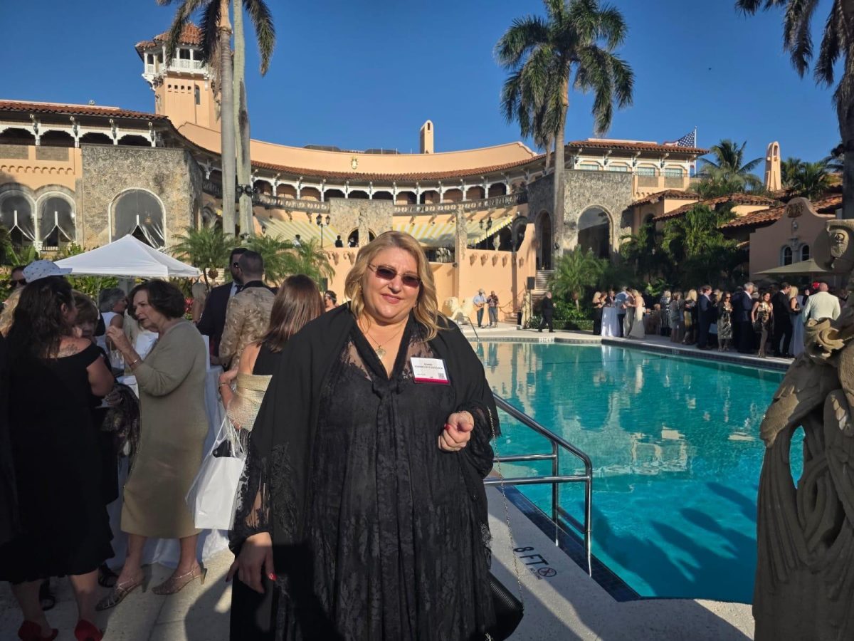 Europarlamentarul român Diana Șoșoacă la reședința președintelui american Donald Trump! Imagini spectaculoase, de senzație din Mar-a-Lago