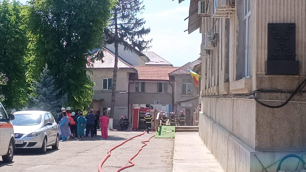 Incendiu la Spitalul CF Pașcani. A fost declanșat planul roșu, pompierii intervin în forță – UPDATE