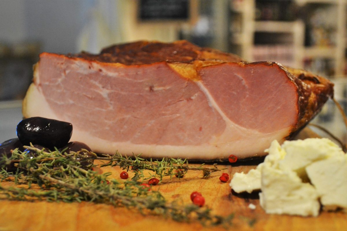 Modul de preparare pentru șunca de porc cu usturoi! Iată de ce ingrediente ai nevoie!