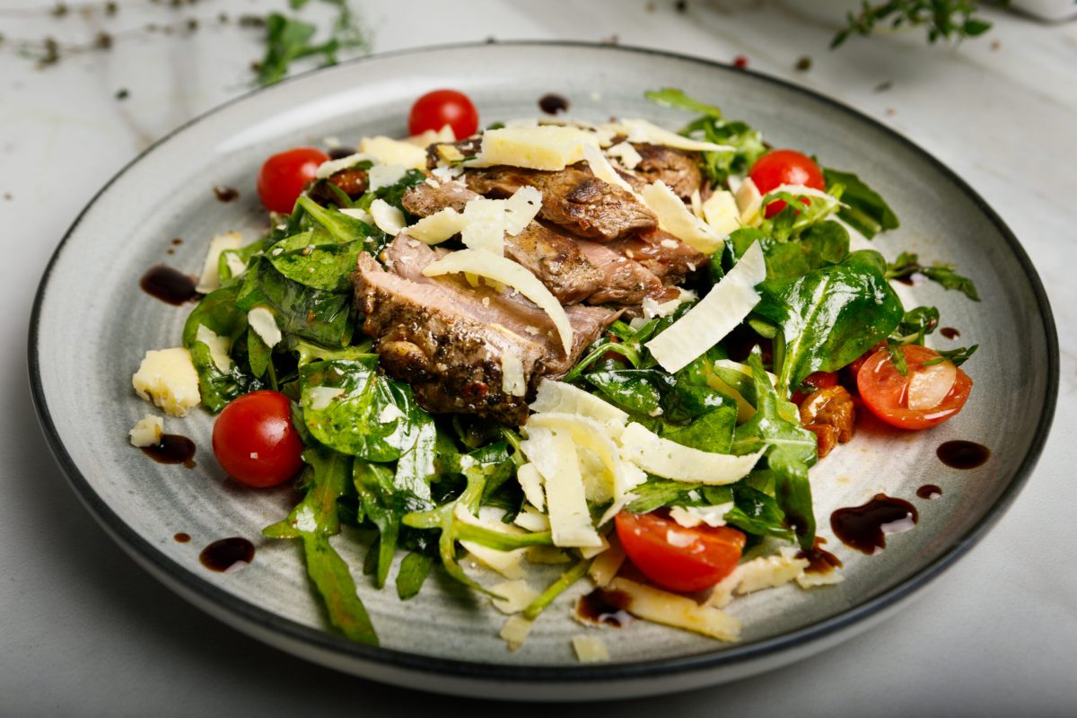 Rețetă pentru tagliata de vită – Preparatul rafinat care te va face să te simți ca la un restaurant, chiar din propria casă