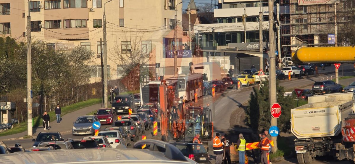 O nouă zi de trafic infernal! Șoferii circulă pe o singură bandă pe Bulevardul Poitiers
