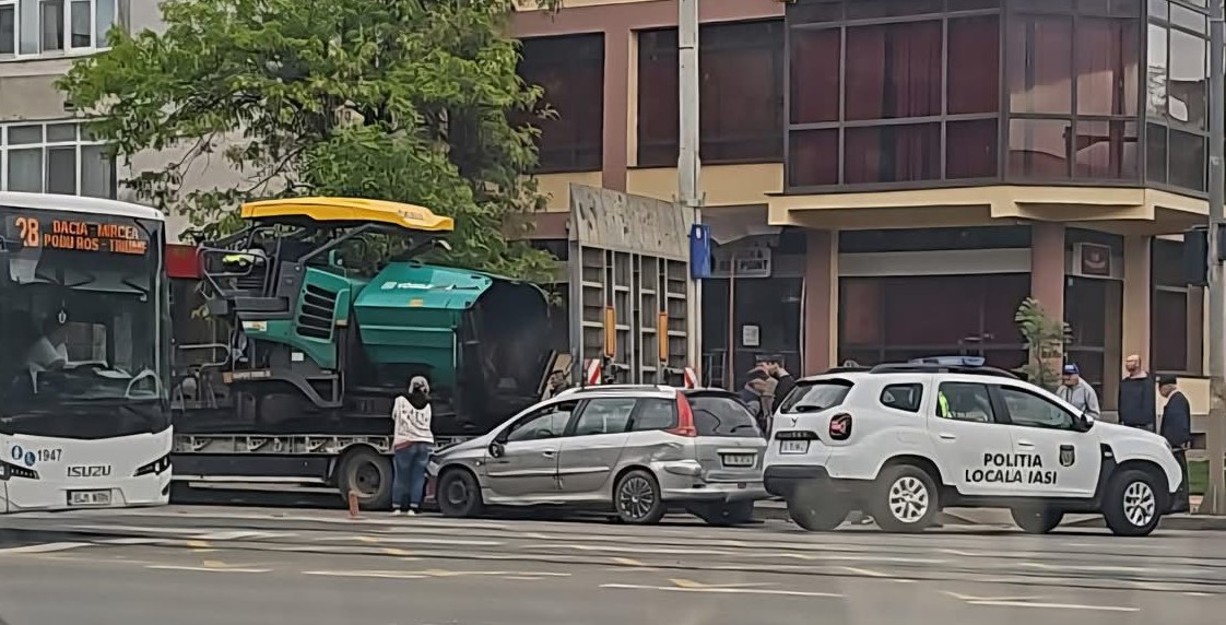 Accident rutier în muncipiul Iași! Au fost implicate două autoturisme