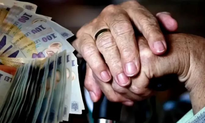 Peste 400.000 de pensionari vor primi bani în plus! Casa de Pensii dă sume între 80 și 2.100 de lei