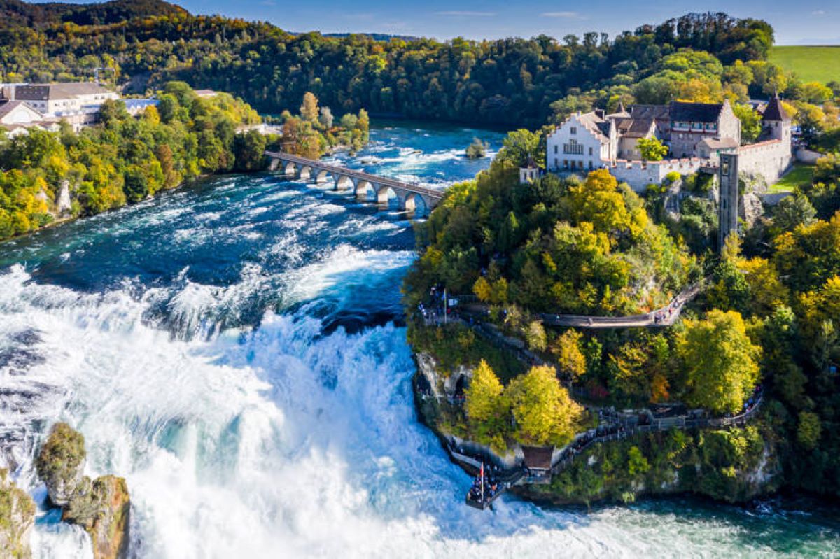 Cascada Rinului, cea mai mare din Europa! O destinație deosebită pe tot parcursul anului!