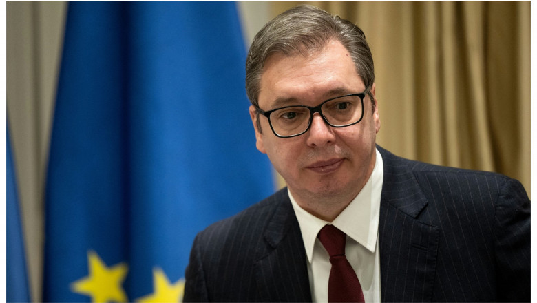 Președintele sârb Aleksandar Vucic a fost nevoit să facă o escală la Baku în drumul său spre Moscova, după ce ucrainenii au bombardat Rusia