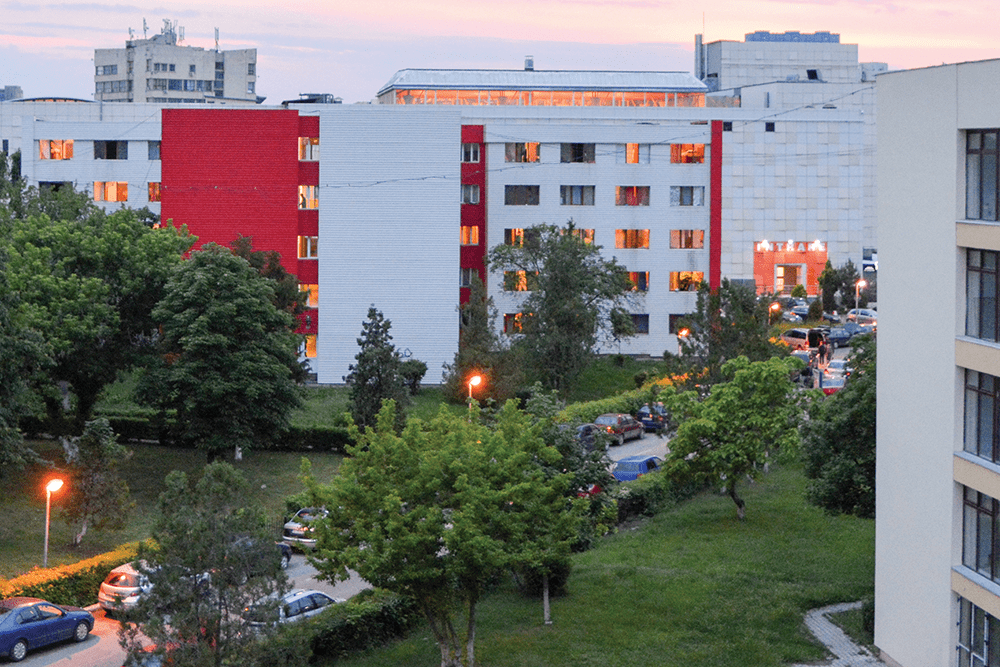 Poliția a intervenit după scenele amoroase din Campusul „Tudor Vladimirescu” din Iași! Femeia implicată în imaginile indecente, internată într-o unitate medicală