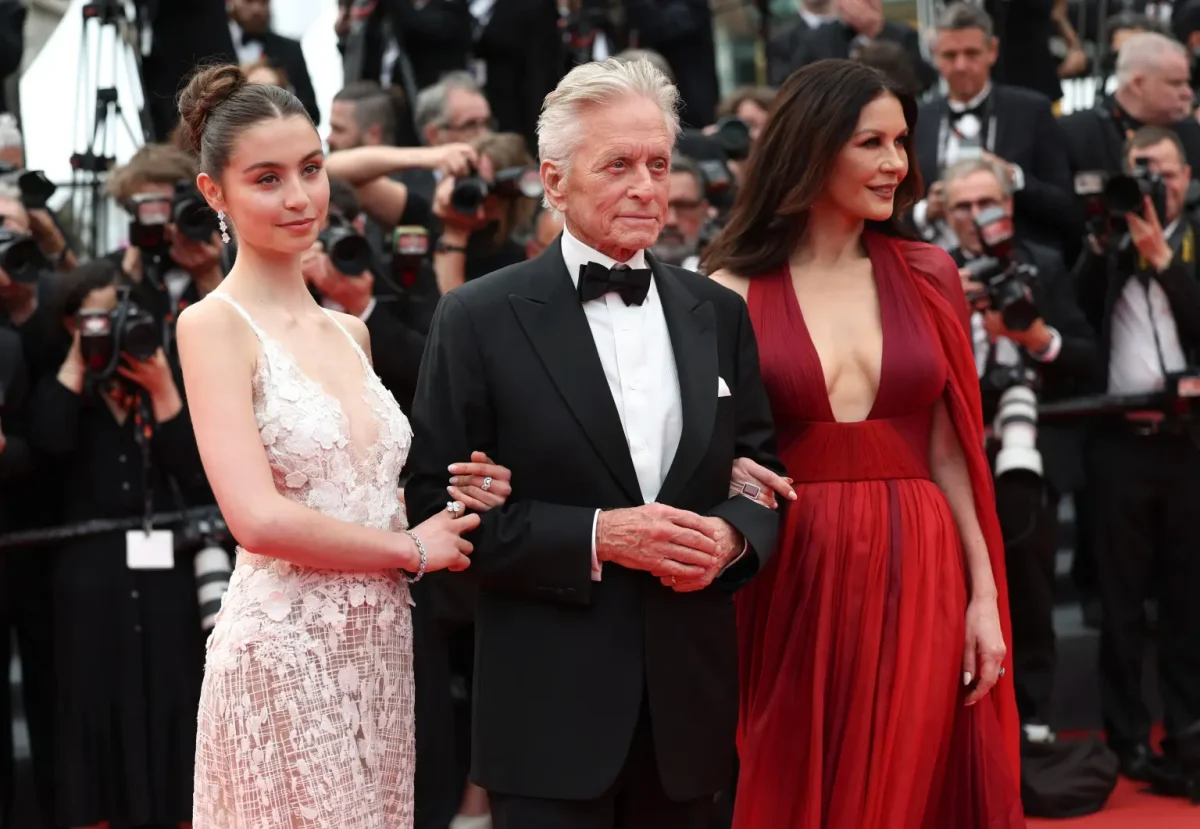 Catherine Zeta-Jones și Michael Douglas, părinți topiți de mândrie. Fiica lor Carys a absolvit! Fotografia rară care a cucerit fanii