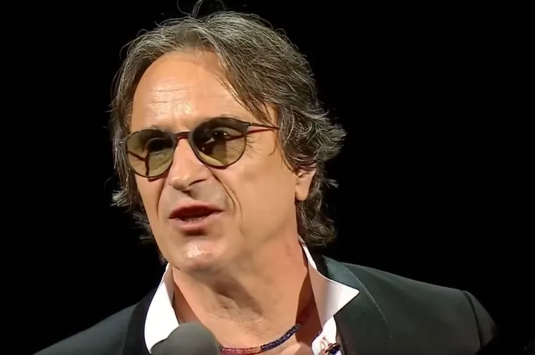 Claudiu Bleonț, criticat dur după ce și-a umilit fiica pe scena Premiilor Gopo: „Îmi cer iertare în fața tuturor, mai ales ei”