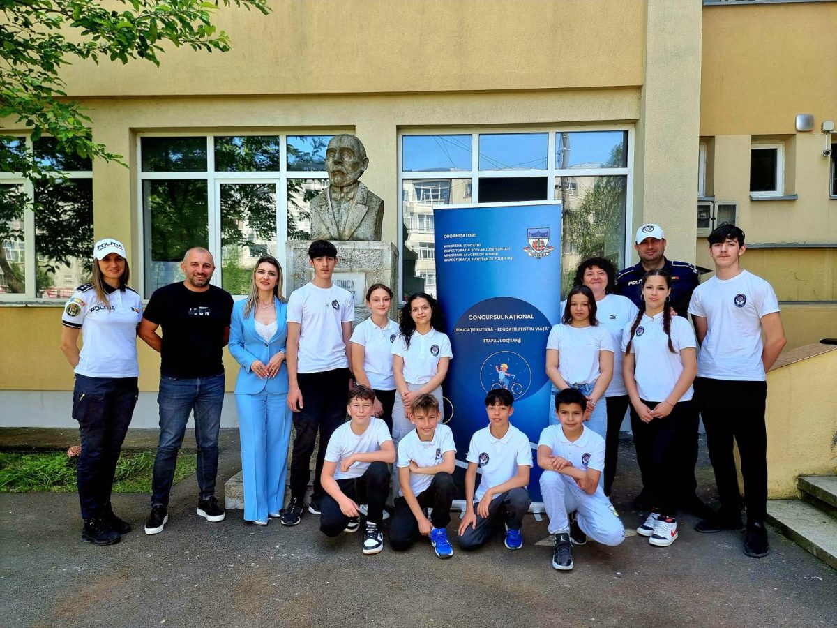 Polițiștii rutieri din Iași au sancționat participanții la concurs cu diplome