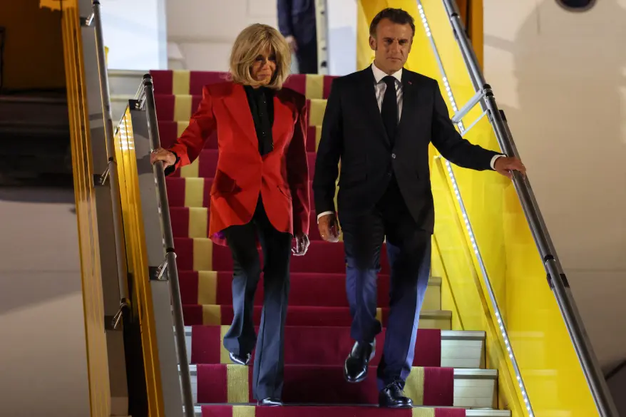 Relația lui Emmanuel Macron cu Brigitte, pusă sub lupă! Ce informație i-a luat pe toți prin surprindere