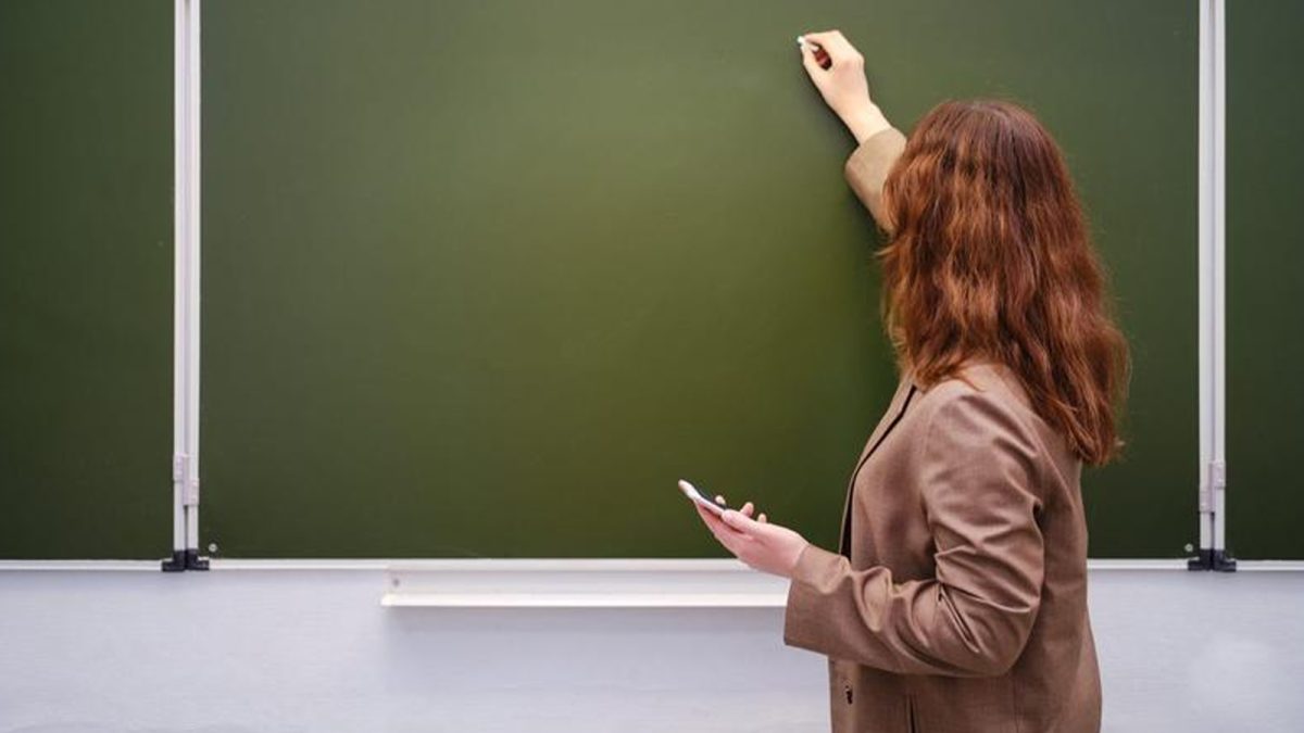 Peste 400 de cadre didactice din Iași vor să primească gradație de merit în 2025. ISJ a făcut publică lista