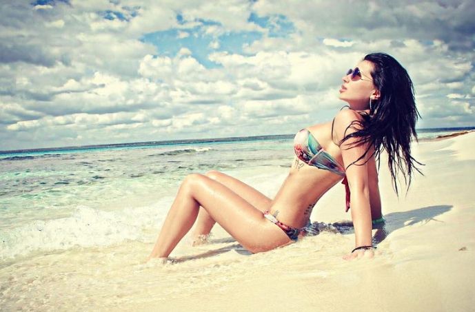 Ipostaze incendiare cu Anda Călin! Soția lui Liviu Vârciu a făcut senzație în vacanța din Grecia!