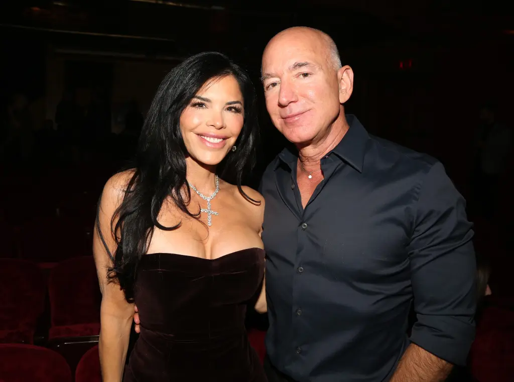 Jeff Bezos și Lauren Sánchez ar fi angajat cântăreți de renume pentru a cânta la nunta lor extravagantă din Italia. Despre cine este vorba