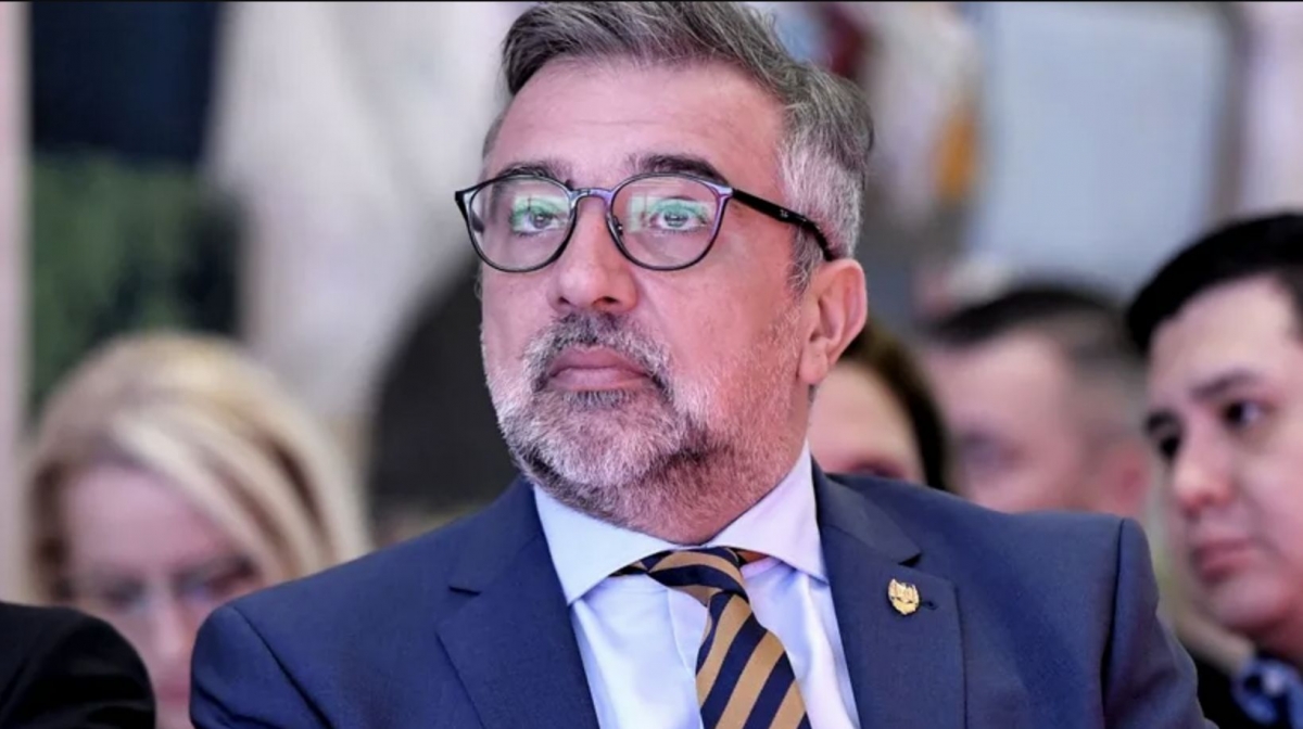Purtătorul de cuvânt al PSD, Lucian Romașcanu, a anunțat că demisionează și se „retrage total din viața politică”