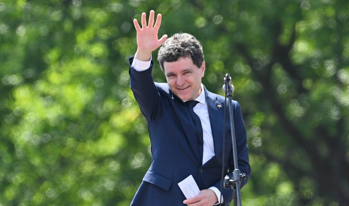 Detalii din culisele mutării lui Nicușor Dan la Cotroceni! Cum arată în realitate vilele de protocol – piscină, plajă privată, teren de golf și cinematograf