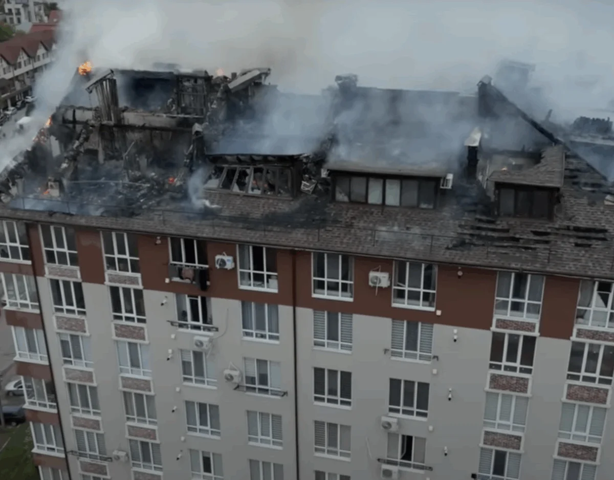 Tragedie la Chișinău: Incendiu devastator într-un bloc! 16 persoane intoxicate, zeci de oameni evacuați
