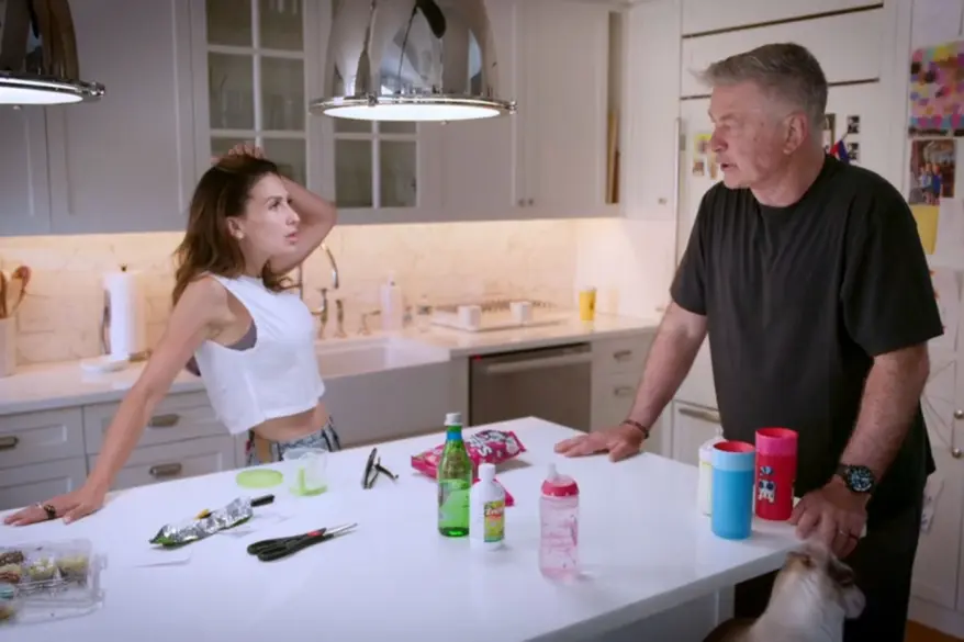 Soția lui Alec Baldwin, între reality show și reality check. Hilaria adoră să se plângă de lumina dură a faimei