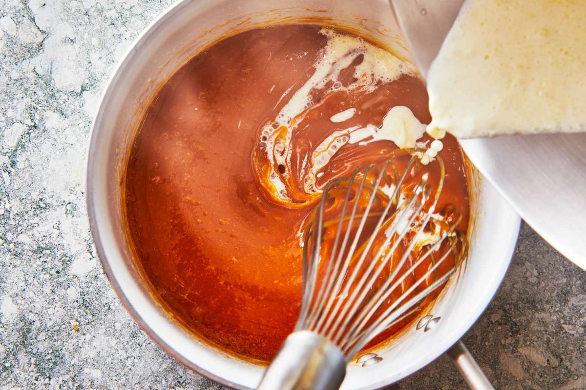 Rețeta pentru crema de caramel cu lapte! O poți folosi într-o varietate de deserturi!