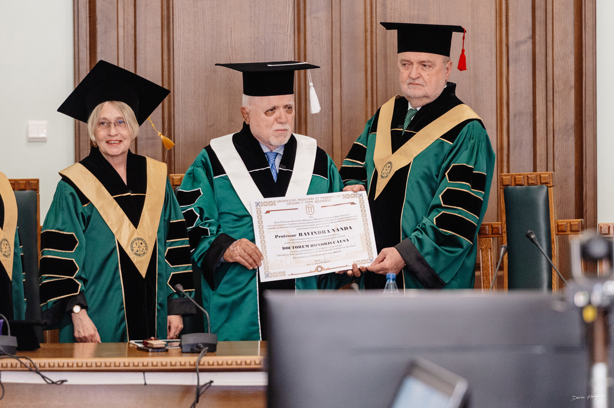 Prof. univ. dr. Ravindra Nanda a primit titlul de Doctor Honoris Causa al UMF Iași