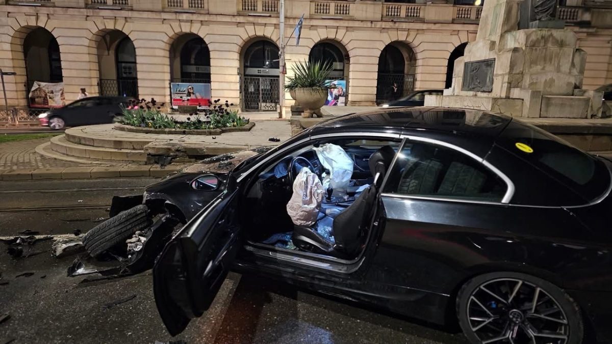 Accident rutier în municipiul Iași! Un autoturism a fost implicat