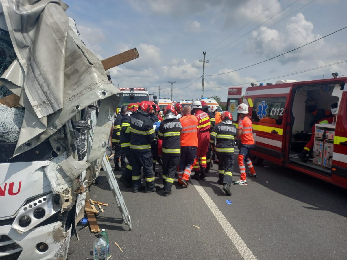 Accident rutier grav la Lețcani: 29 de persoane implicate în coliziunea dintre un autobuz, un TIR și o autoutilitară. Șapte victime, dintre care una cu amputație – UPDATE