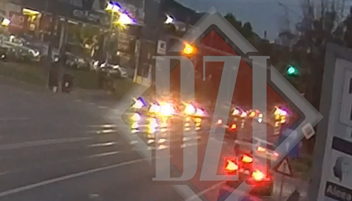 Momentul producerii accidentului rutier din Tudor Vladimirescu, surprins de camerele de supraveghere. Iată impactul