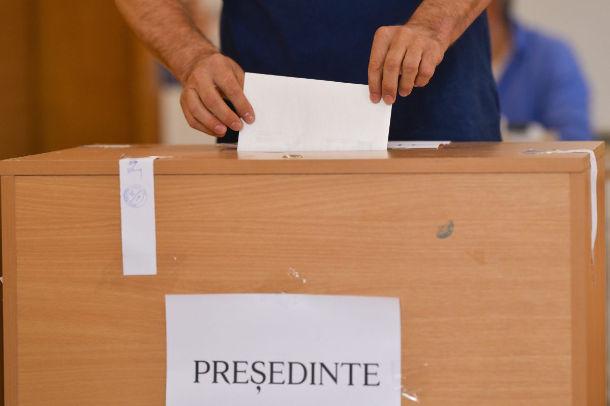 Cum poţi vota dacă nu eşti în localitatea de domiciliu la alegerile prezidenţiale din 2025