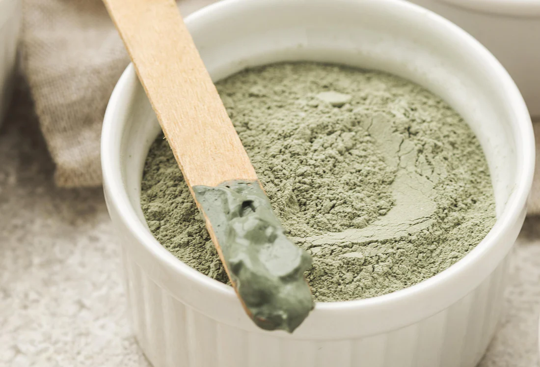 Argila verde și întrebuințările ei. Este un remediu natural pentru sănătate și frumusețe