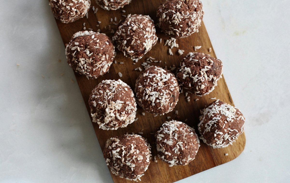 Rețeta de biluțe cu vișine din vișinată, dar și simple, pentru copii – Desert delicios, foarte ușor de preparat, care îți va aminti de copilărie