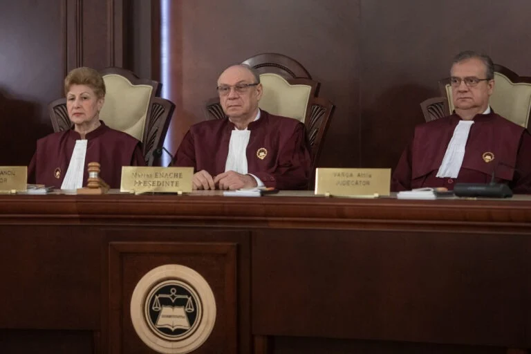 Cortina peste transparență: CCR elimină obligația de a declara averile familiei și interzice publicarea lor pe site-ul ANI
