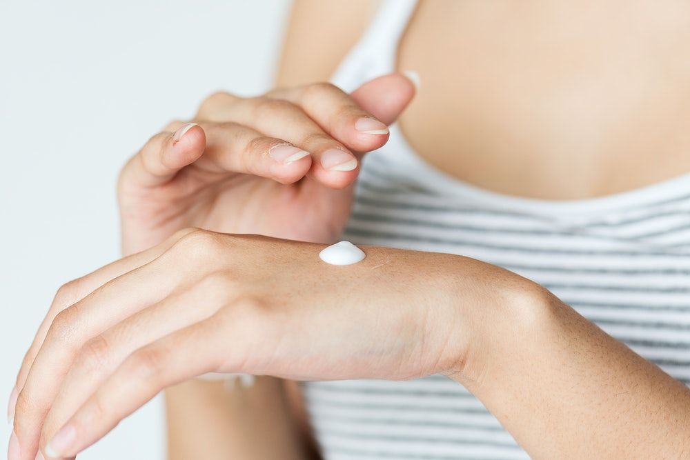 Cum alegi cea mai bună cremă pentru dermatita atopică? Iată tot ce trebuie să știi