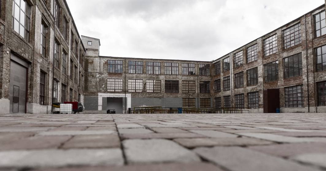 Ce s-a ales de una dintre cele mai mari fabrici din perioada comunistă! România se mândrea cu o producție record