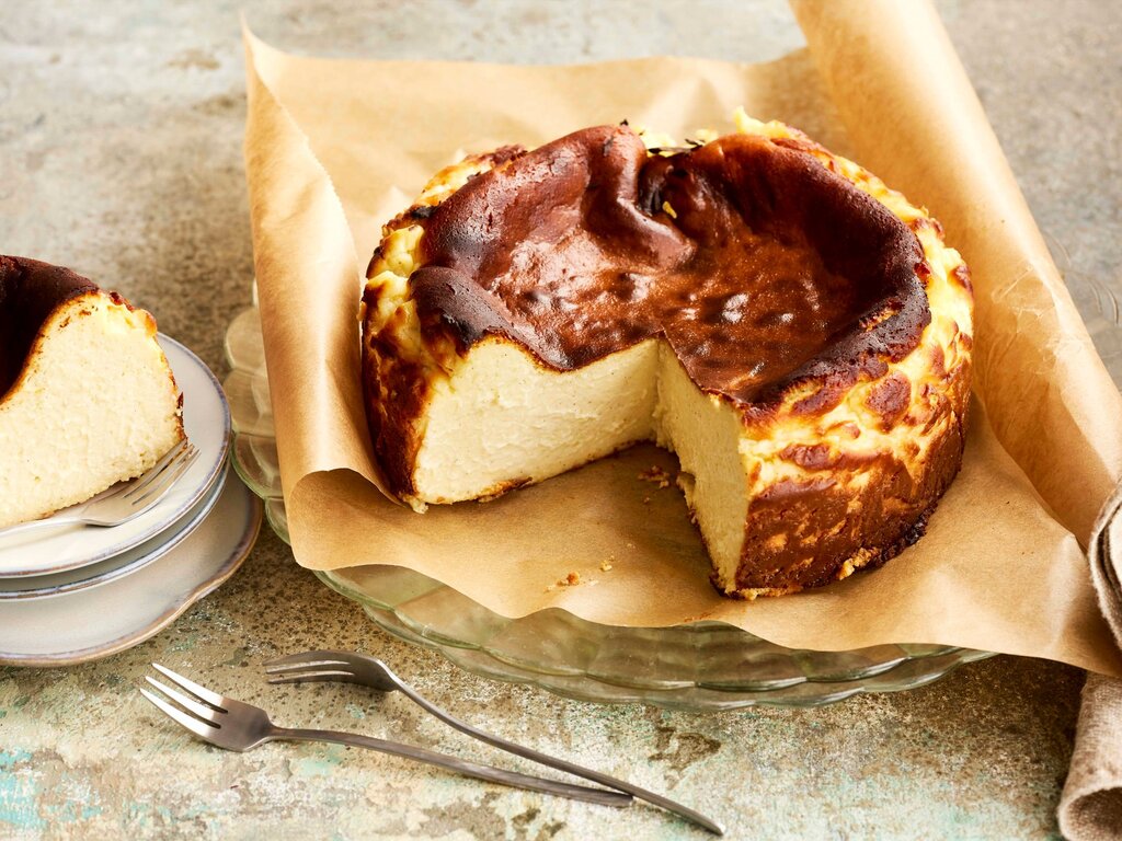 Rețeta de cheesecake San Sebastian – Preparatul viral, simplu și rapid de făcut